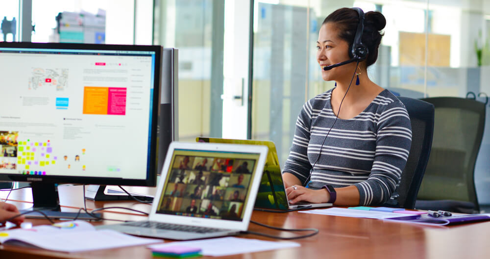 An Agile trainer at Boost faciliting the virtual APF course.