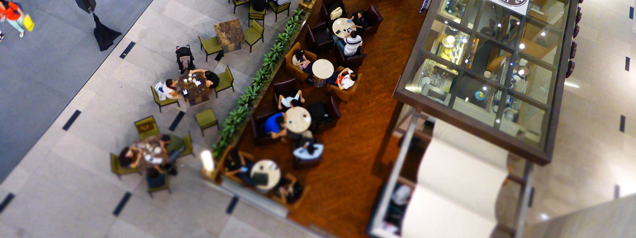 Customers seen from above in a mall. Pragmatic personas give you a usable view of your target customers.